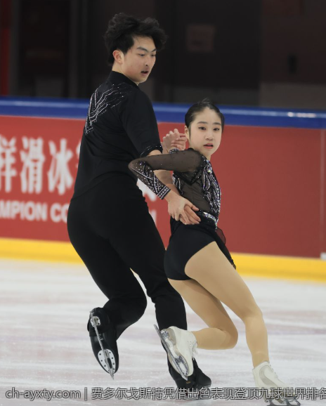 费多尔戈斯特凭借出色表现登顶九球世界排名第一