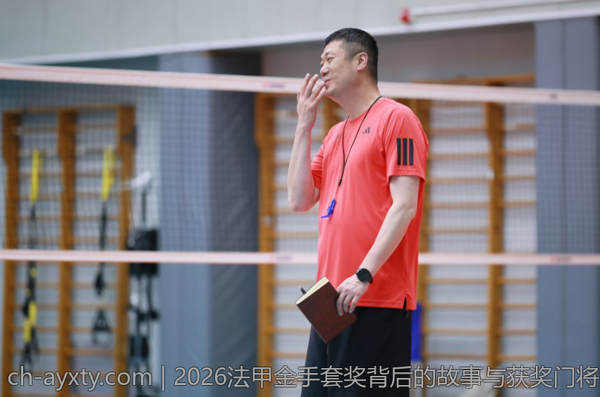 莱巴金娜在温网草地比赛中爆发劲炮发球